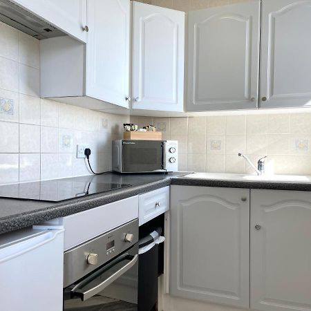 Sea View Family Stay By Beach Gym & Parking Борнмут Экстерьер фото