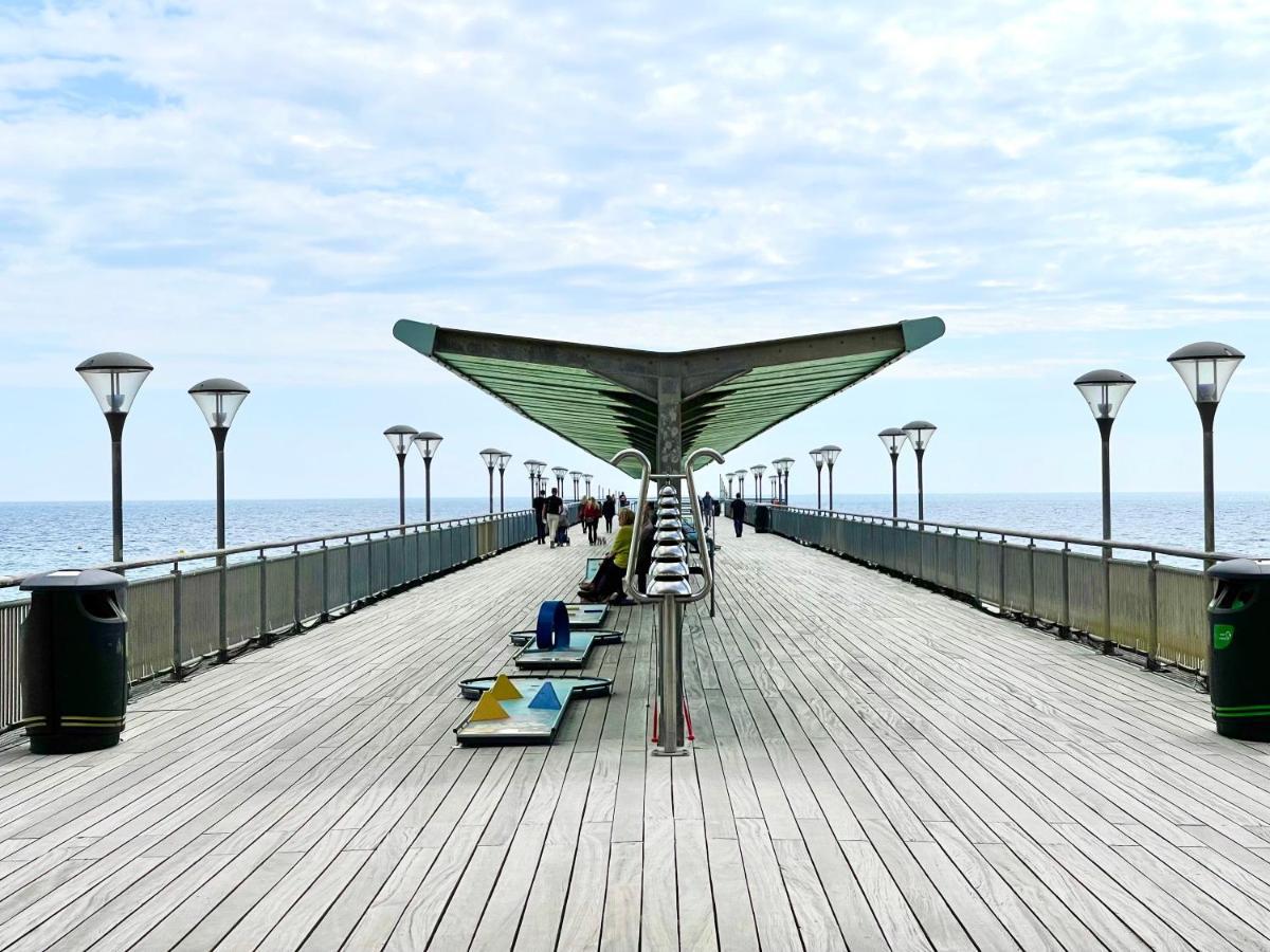 Sea View Family Stay By Beach Gym & Parking Борнмут Экстерьер фото