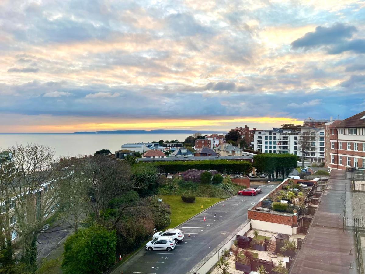Sea View Family Stay By Beach Gym & Parking Борнмут Экстерьер фото