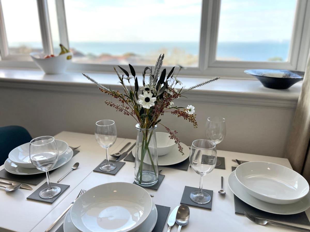 Sea View Family Stay By Beach Gym & Parking Борнмут Экстерьер фото